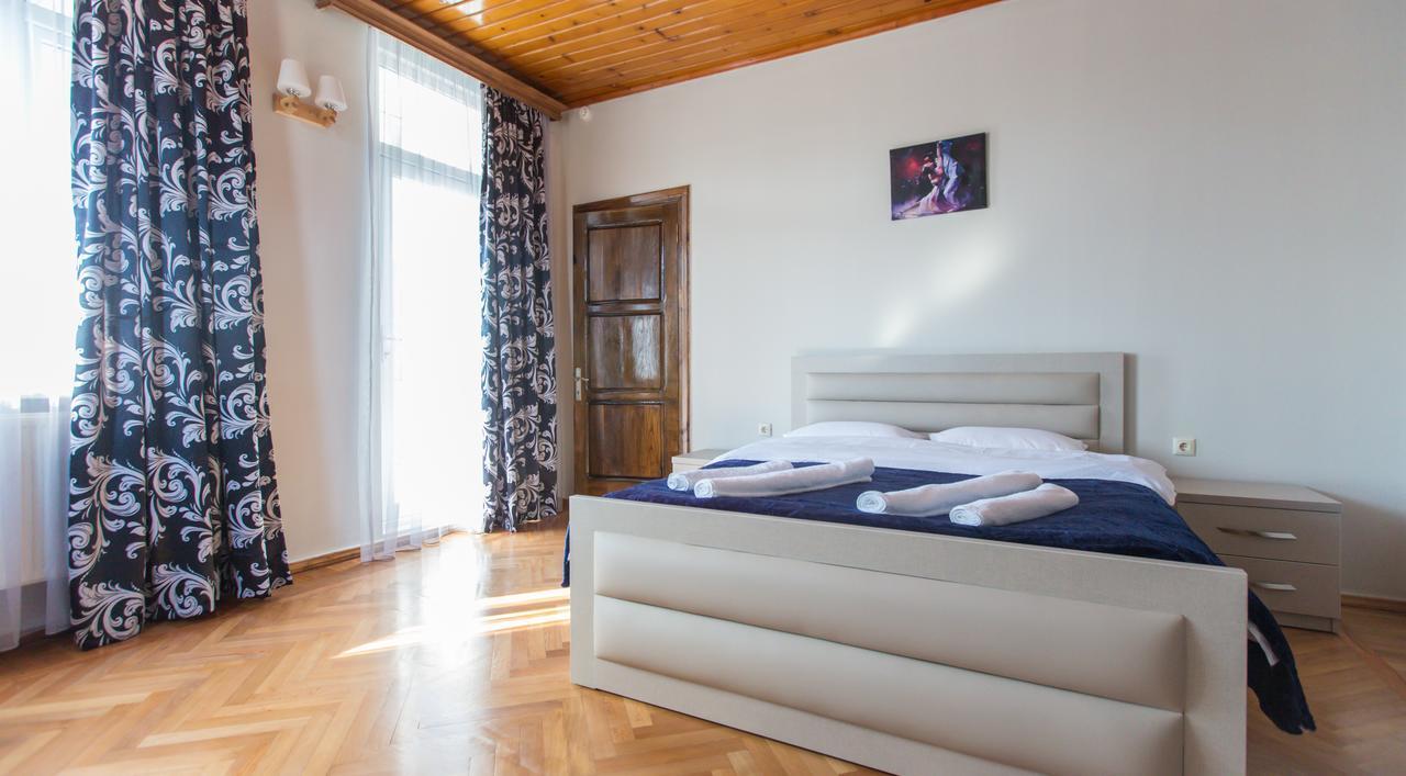 Hotel Cattaleya Батумі Екстер'єр фото