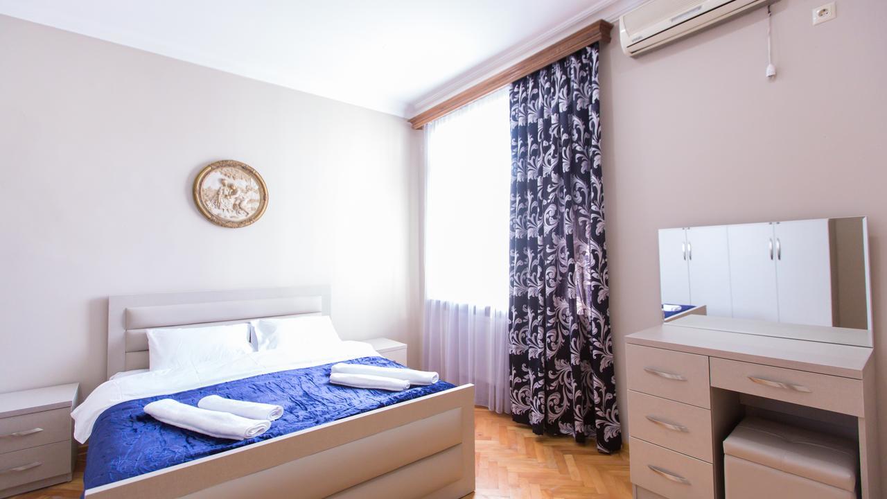 Hotel Cattaleya Батумі Екстер'єр фото