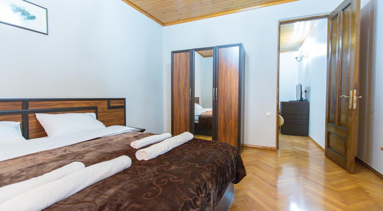 Hotel Cattaleya Батумі Екстер'єр фото