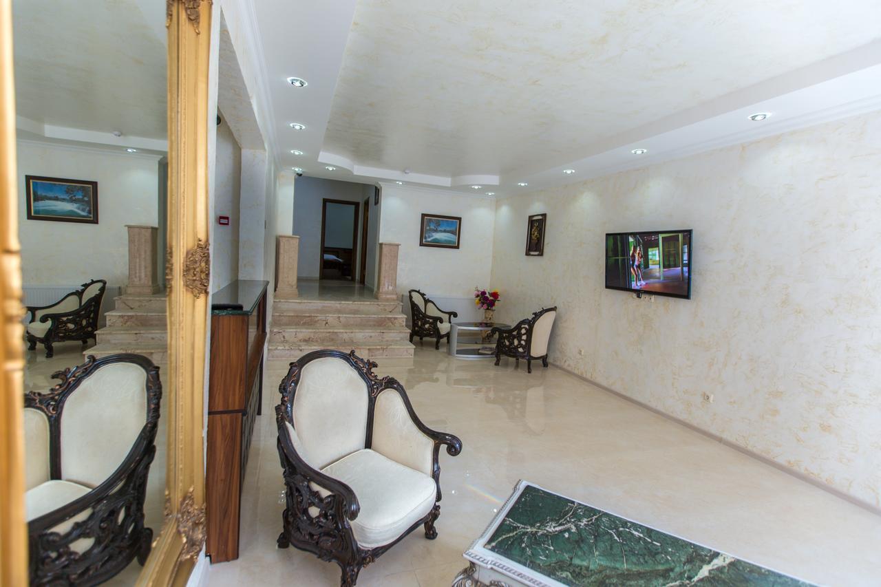 Hotel Cattaleya Батумі Екстер'єр фото