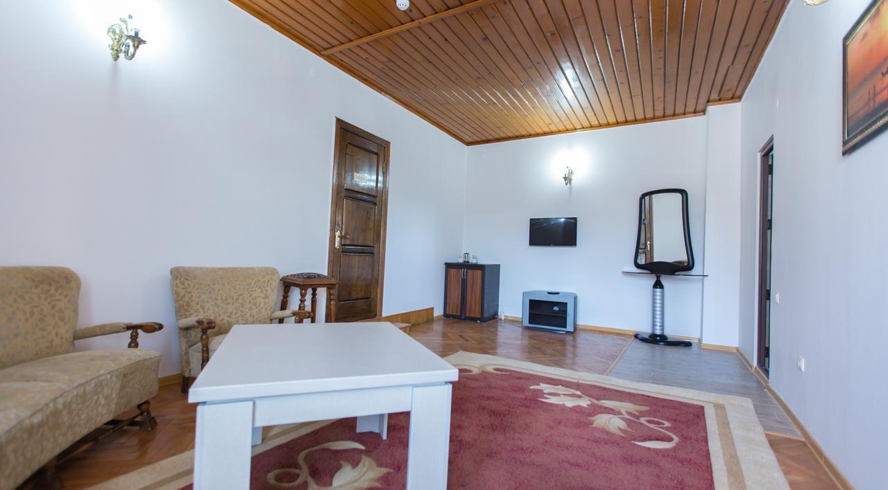 Hotel Cattaleya Батумі Екстер'єр фото