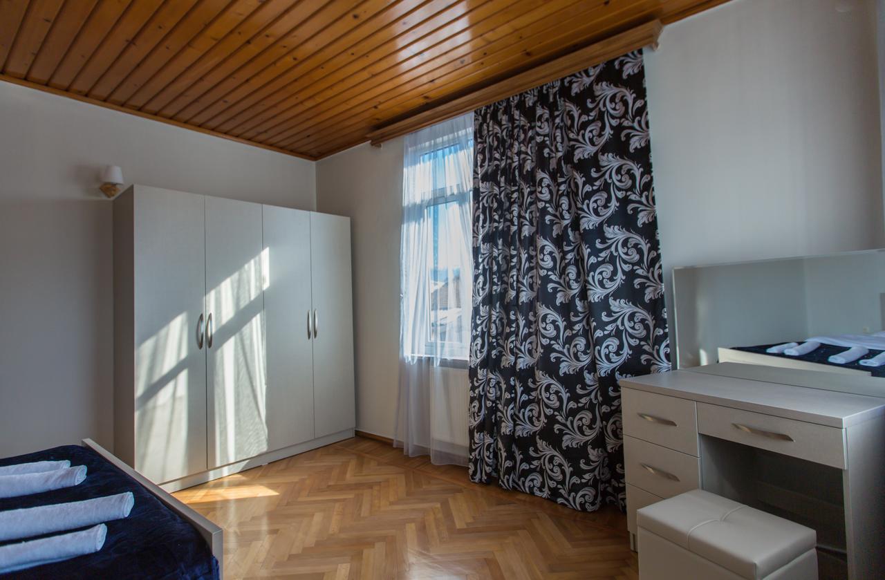 Hotel Cattaleya Батумі Екстер'єр фото