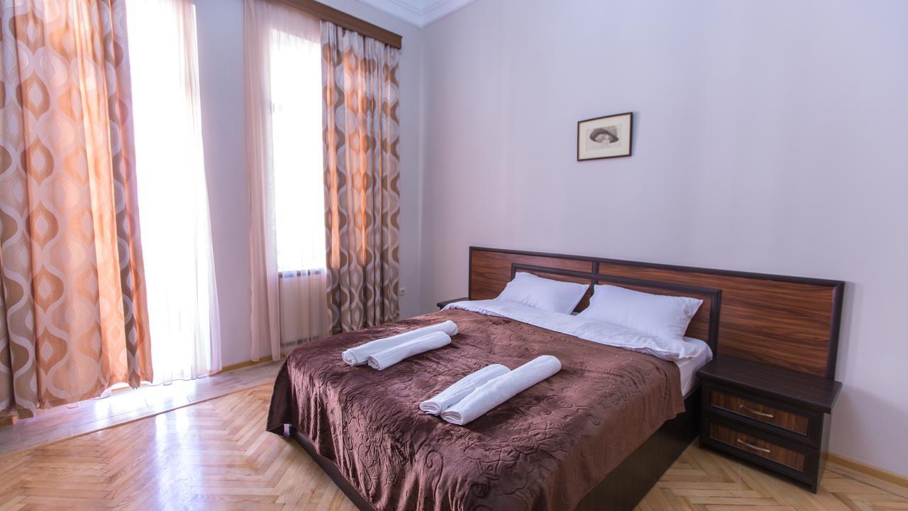 Hotel Cattaleya Батумі Екстер'єр фото