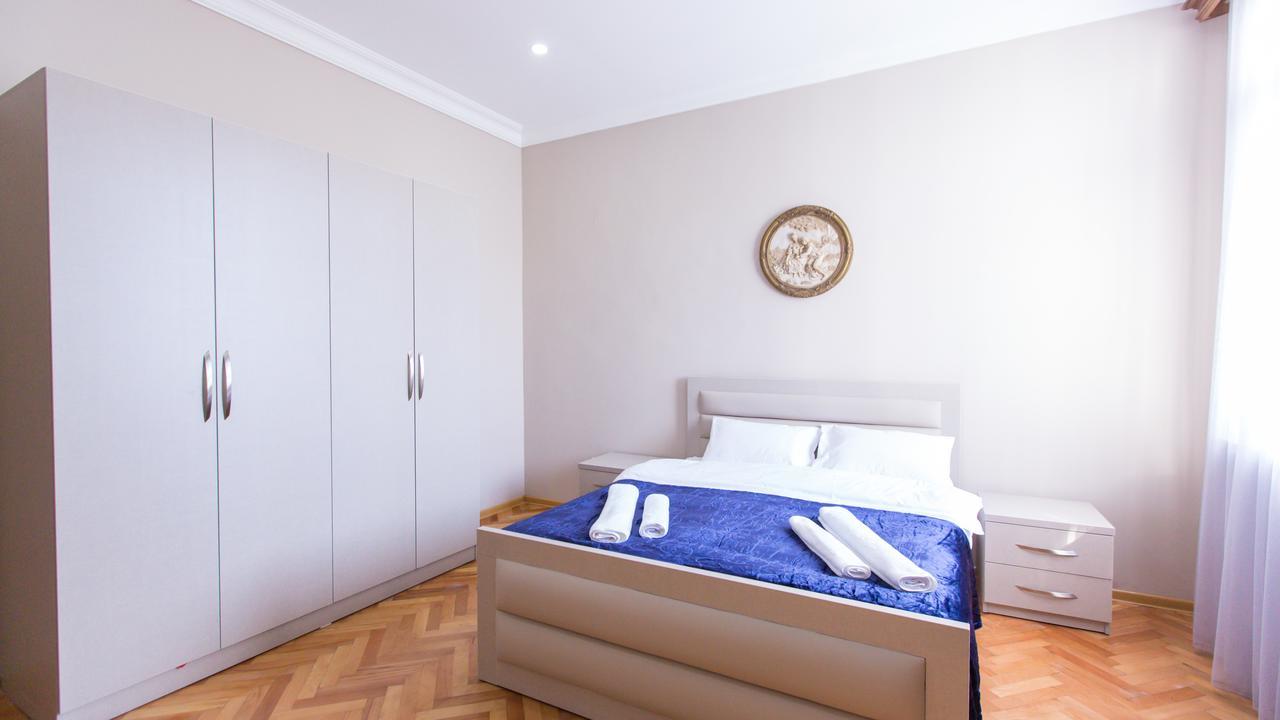 Hotel Cattaleya Батумі Екстер'єр фото