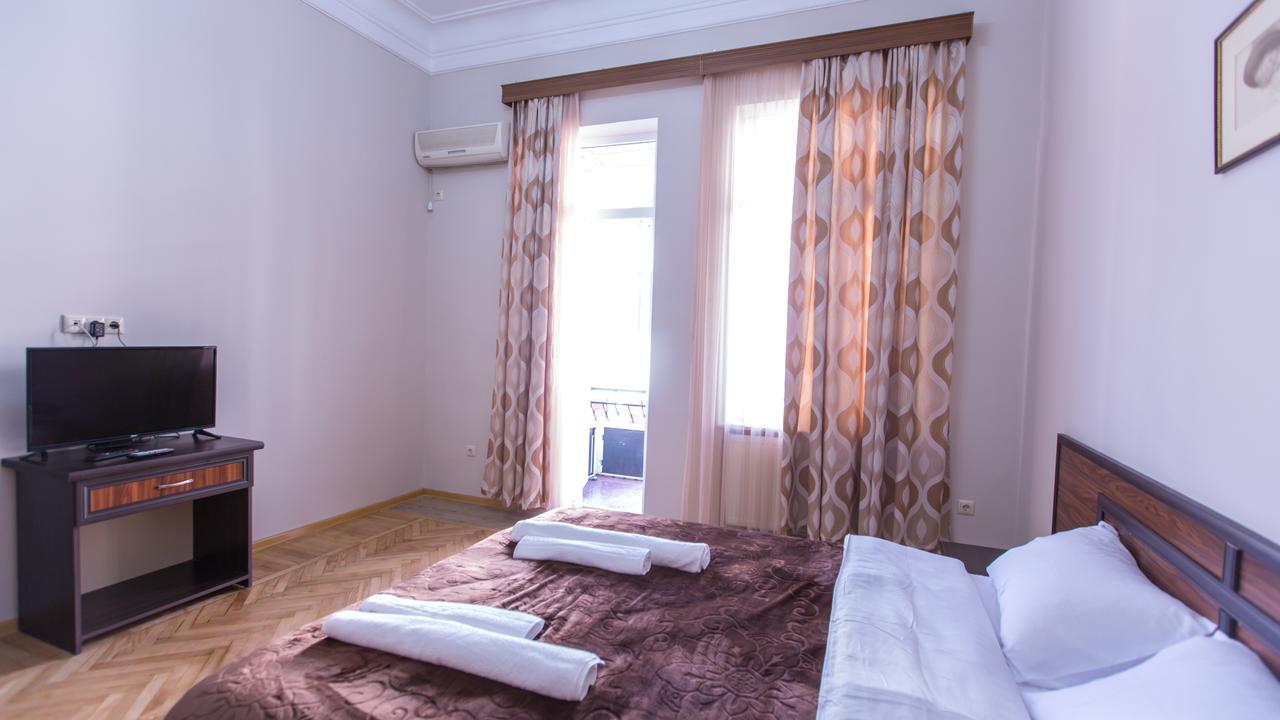 Hotel Cattaleya Батумі Екстер'єр фото