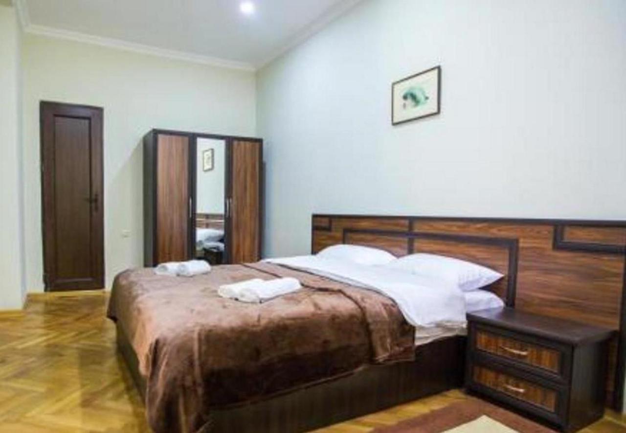 Hotel Cattaleya Батумі Екстер'єр фото